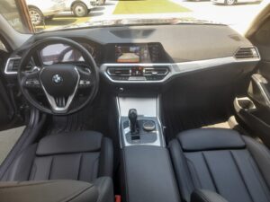 BMW 330i OTTO 2.0 AUT 2020 - Imagen 20