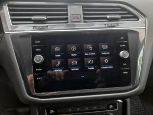 VOLKSWAGEN TIGUAN 1.4 TSI CONFORTLINE AUT 2019 - Imagen 11