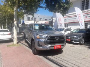TOYOTA HI LUX SR DCAB 4X2 2.4 MT 2021