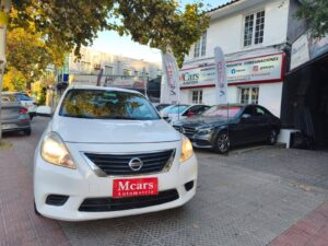 Nissan Versa MT 1.6 2014