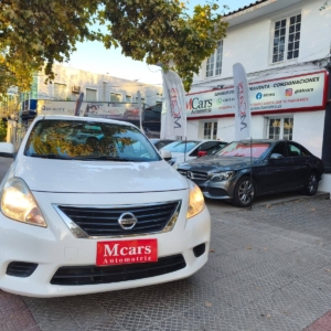 Nissan Versa MT 1.6 2014